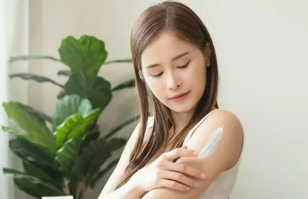 Straits Times: Unexpected places you should be wearing sunscreen in Singapore's extreme UV heat